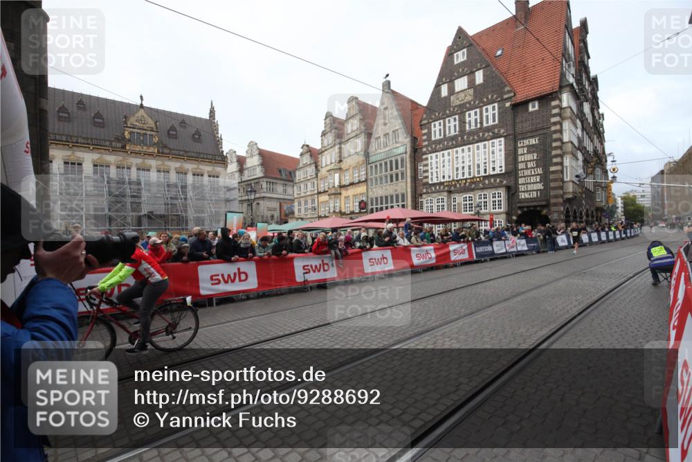 05.10.2025 - 20. swb-Marathon Bremen Yannick Fuchs http://msf.ph/oto/9288692 05.10.2025 10:32:50 Ziel 9996 meine-sportfotos.de