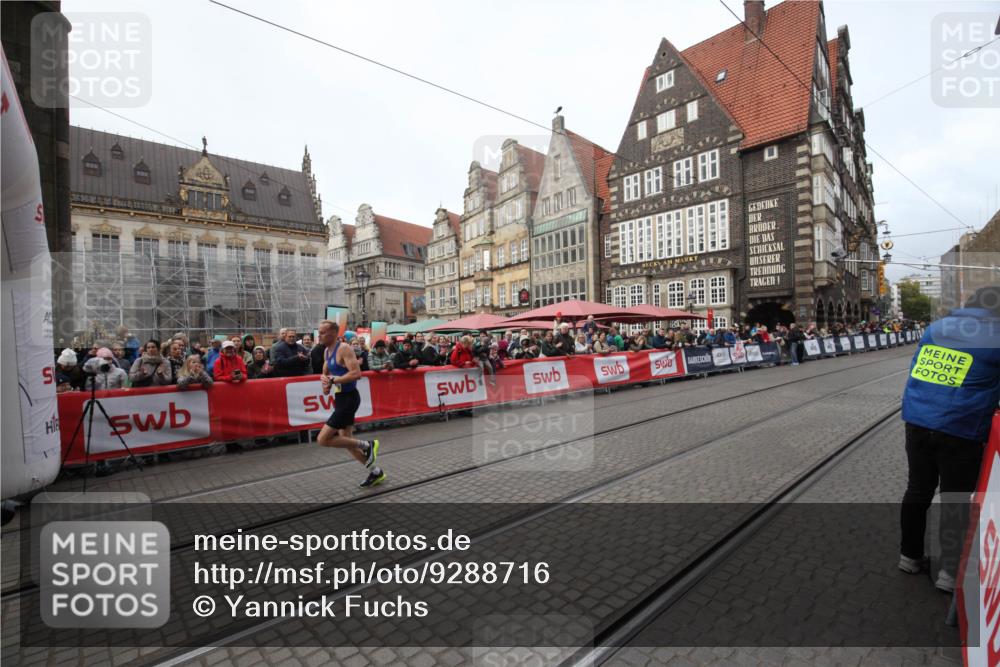 05.10.2025 - 20. swb-Marathon Bremen Yannick Fuchs http://msf.ph/oto/9288716 05.10.2025 10:33:06 Ziel 10894 meine-sportfotos.de
