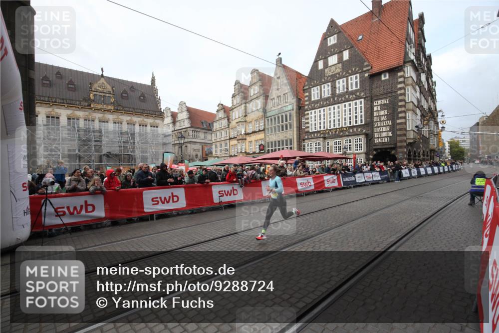 05.10.2025 - 20. swb-Marathon Bremen Yannick Fuchs http://msf.ph/oto/9288724 05.10.2025 10:34:56 Ziel 10410 meine-sportfotos.de