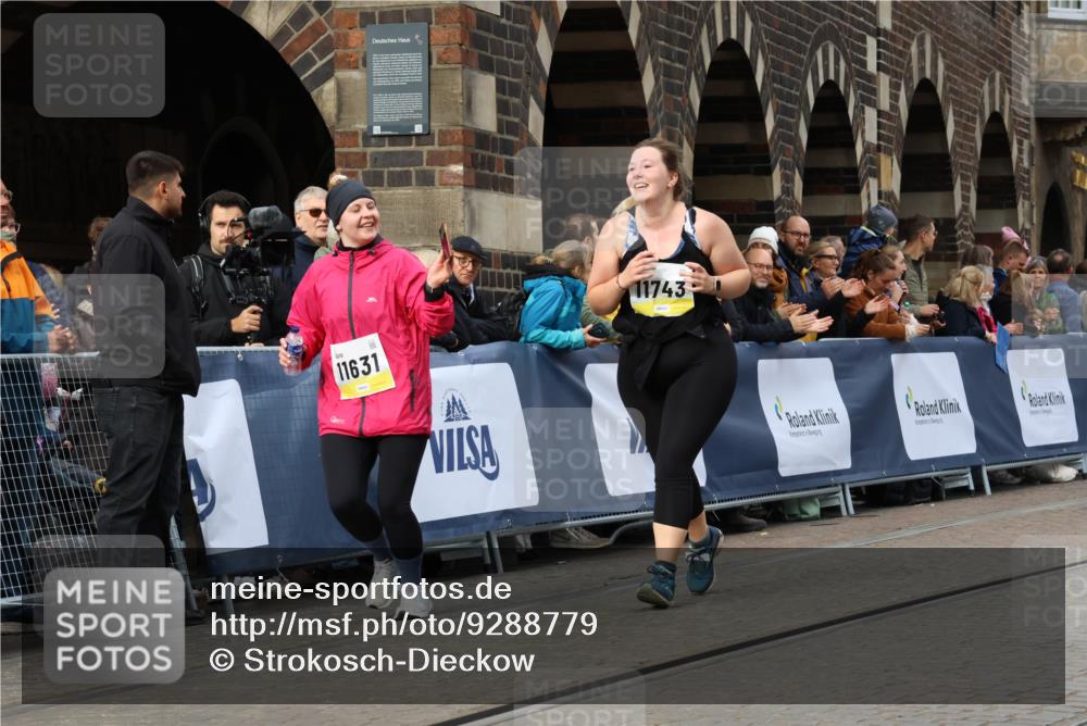 05.10.2025 - 20. swb-Marathon Bremen Strokosch-Dieckow http://msf.ph/oto/9288779 05.10.2025 11:21:20 Ziel 11631, 11743 meine-sportfotos.de