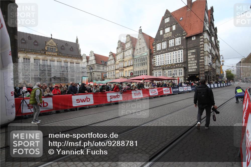 05.10.2025 - 20. swb-Marathon Bremen Yannick Fuchs http://msf.ph/oto/9288781 05.10.2025 10:35:51 Ziel  meine-sportfotos.de