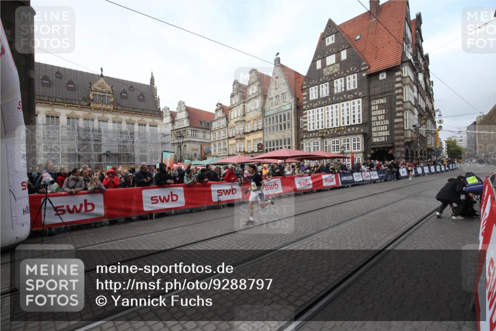 05.10.2025 - 20. swb-Marathon Bremen Yannick Fuchs http://msf.ph/oto/9288797 05.10.2025 10:36:31 Ziel 11185, 11687 meine-sportfotos.de