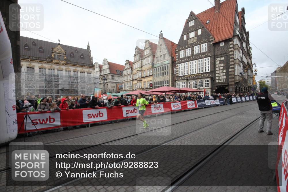 05.10.2025 - 20. swb-Marathon Bremen Yannick Fuchs http://msf.ph/oto/9288823 05.10.2025 10:37:12 Ziel 9480 meine-sportfotos.de