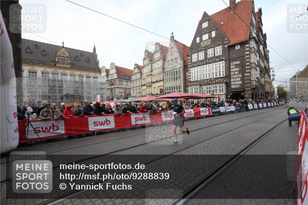 05.10.2025 - 20. swb-Marathon Bremen Yannick Fuchs http://msf.ph/oto/9288839 05.10.2025 10:37:26 Ziel 10704 meine-sportfotos.de