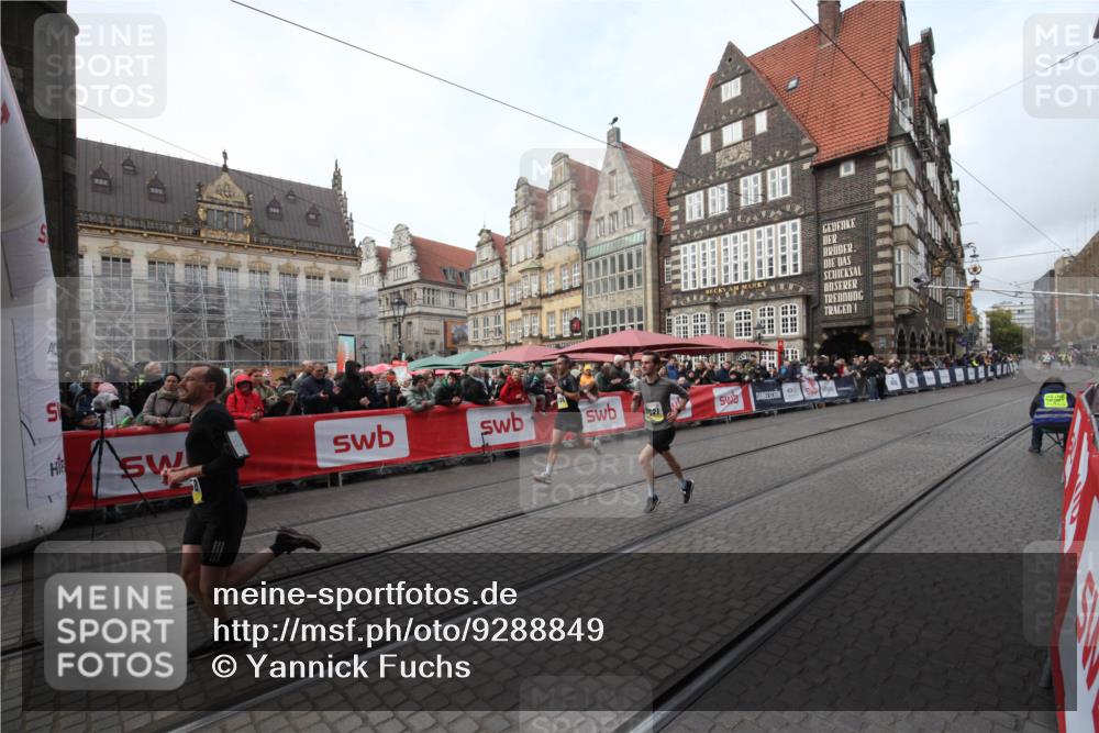 05.10.2025 - 20. swb-Marathon Bremen Yannick Fuchs http://msf.ph/oto/9288849 05.10.2025 10:37:35 Ziel 9586, 10358, 11021 meine-sportfotos.de