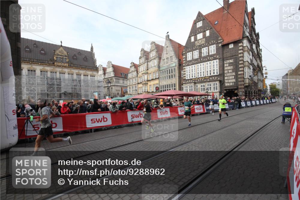 05.10.2025 - 20. swb-Marathon Bremen Yannick Fuchs http://msf.ph/oto/9288962 05.10.2025 10:39:41 Ziel 9289, 9671, 10525, 11418, 11474 meine-sportfotos.de