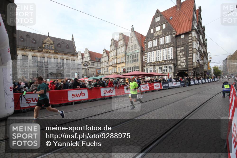 05.10.2025 - 20. swb-Marathon Bremen Yannick Fuchs http://msf.ph/oto/9288975 05.10.2025 10:39:42 Ziel 9289, 10525, 11418 meine-sportfotos.de