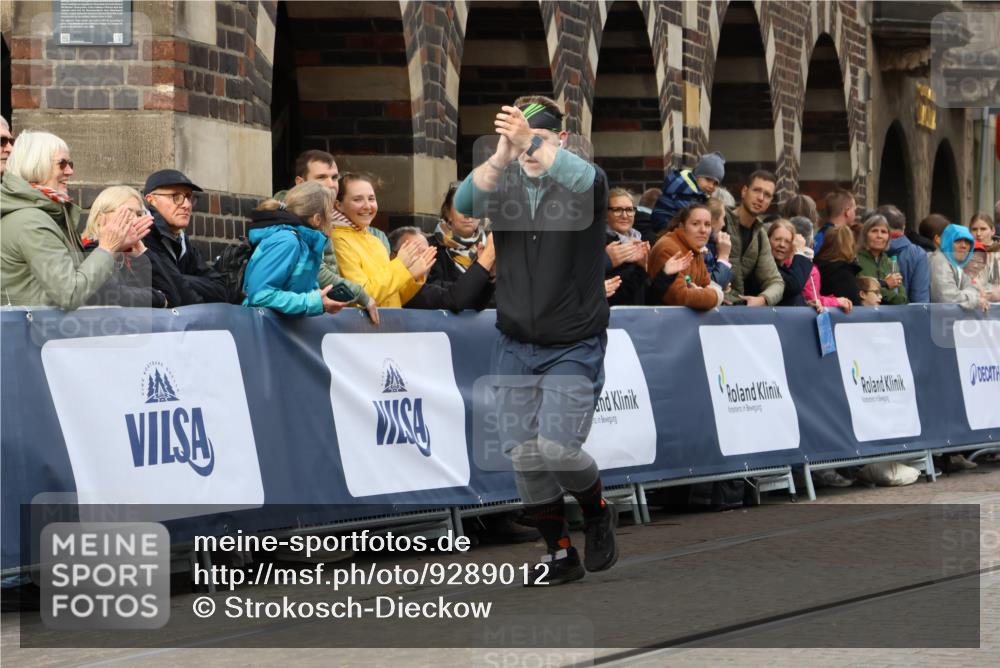 05.10.2025 - 20. swb-Marathon Bremen Strokosch-Dieckow http://msf.ph/oto/9289012 05.10.2025 11:21:26 Ziel 10072, 11631 meine-sportfotos.de