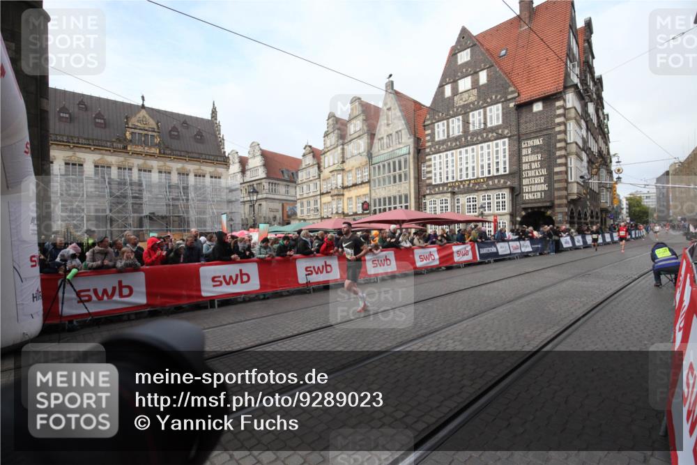05.10.2025 - 20. swb-Marathon Bremen Yannick Fuchs http://msf.ph/oto/9289023 05.10.2025 10:40:26 Ziel 10070, 10565, 10658 meine-sportfotos.de