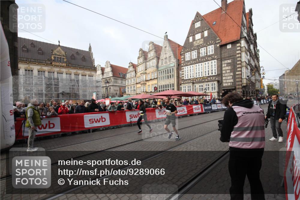 05.10.2025 - 20. swb-Marathon Bremen Yannick Fuchs http://msf.ph/oto/9289066 05.10.2025 10:41:13 Ziel 10606, 10952 meine-sportfotos.de