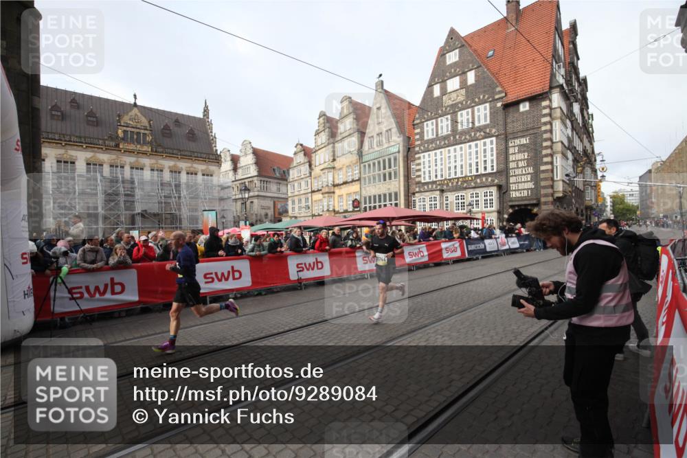 05.10.2025 - 20. swb-Marathon Bremen Yannick Fuchs http://msf.ph/oto/9289084 05.10.2025 10:41:33 Ziel 10744, 10910 meine-sportfotos.de