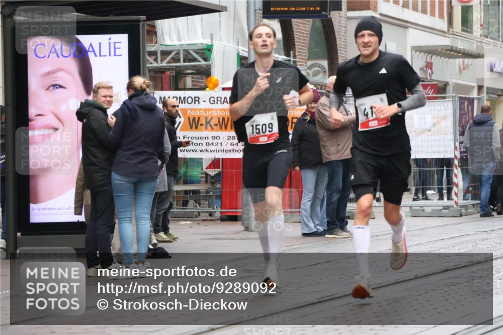 05.10.2025 - 20. swb-Marathon Bremen Strokosch-Dieckow http://msf.ph/oto/9289092 05.10.2025 12:29:24 Ziel 410, 1509, 410, 1509 meine-sportfotos.de