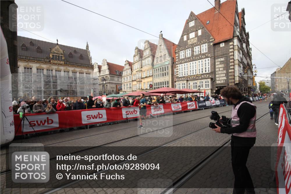 05.10.2025 - 20. swb-Marathon Bremen Yannick Fuchs http://msf.ph/oto/9289094 05.10.2025 10:41:50 Ziel 9253 meine-sportfotos.de