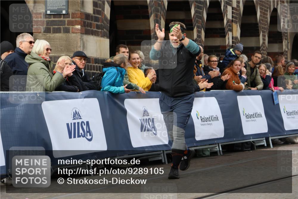 05.10.2025 - 20. swb-Marathon Bremen Strokosch-Dieckow http://msf.ph/oto/9289105 05.10.2025 11:21:26 Ziel 10072, 11631 meine-sportfotos.de