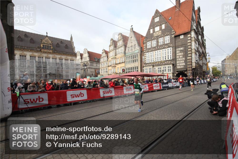 05.10.2025 - 20. swb-Marathon Bremen Yannick Fuchs http://msf.ph/oto/9289143 05.10.2025 10:42:17 Ziel 8187, 9364, 10838, 11217, 11422 meine-sportfotos.de