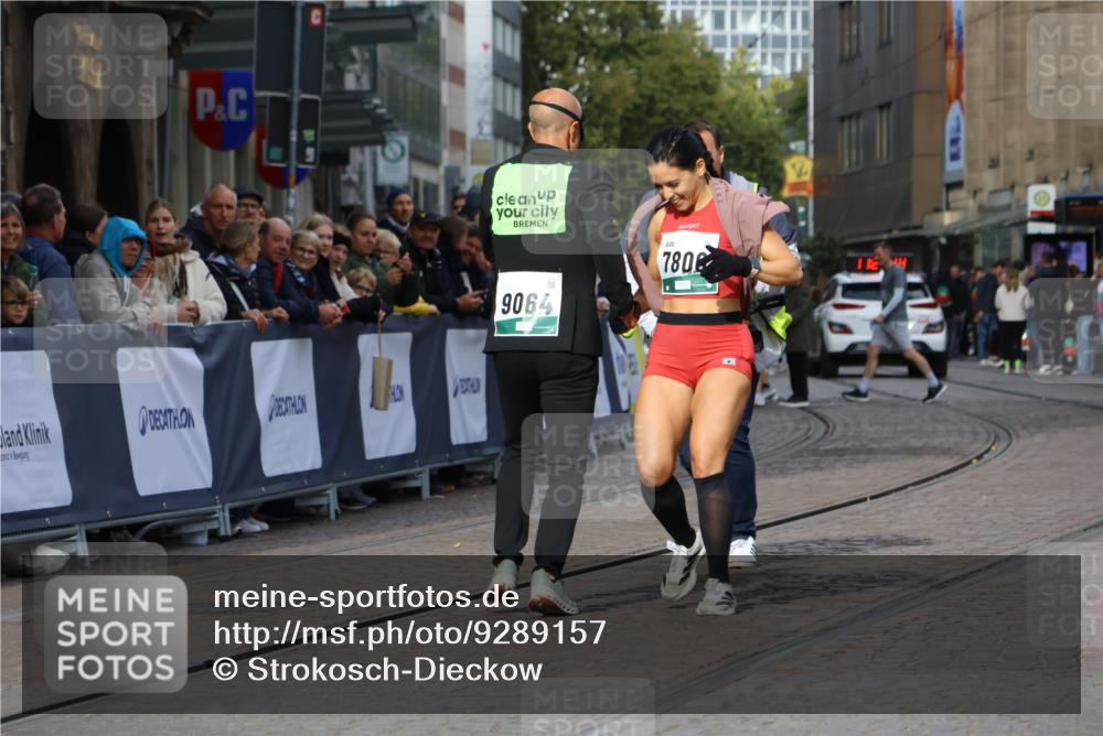 05.10.2025 - 20. swb-Marathon Bremen Strokosch-Dieckow http://msf.ph/oto/9289157 05.10.2025 11:21:44 Ziel  meine-sportfotos.de