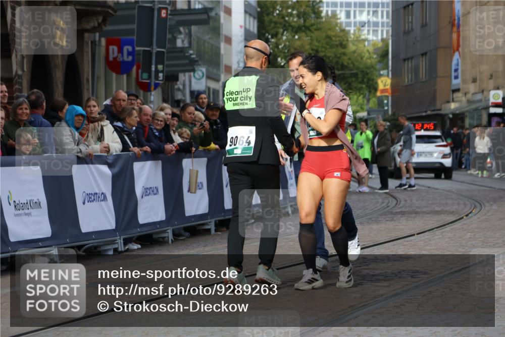 05.10.2025 - 20. swb-Marathon Bremen Strokosch-Dieckow http://msf.ph/oto/9289263 05.10.2025 11:21:44 Ziel  meine-sportfotos.de