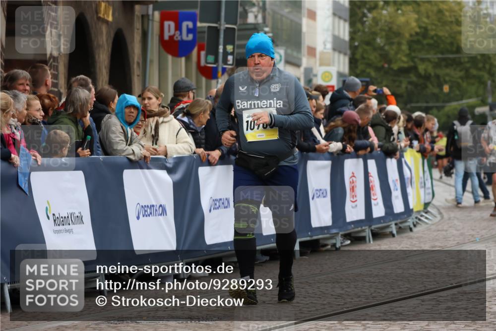 05.10.2025 - 20. swb-Marathon Bremen Strokosch-Dieckow http://msf.ph/oto/9289293 05.10.2025 11:22:15 Ziel 10700 meine-sportfotos.de