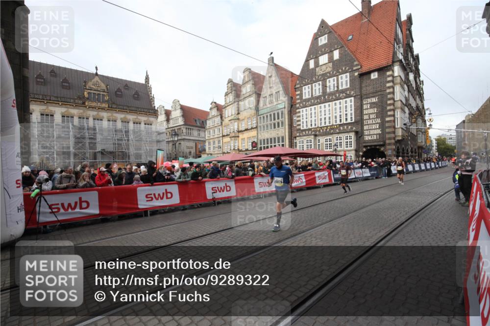 05.10.2025 - 20. swb-Marathon Bremen Yannick Fuchs http://msf.ph/oto/9289322 05.10.2025 10:43:18 Ziel 10474, 10541, 10979, 11304 meine-sportfotos.de