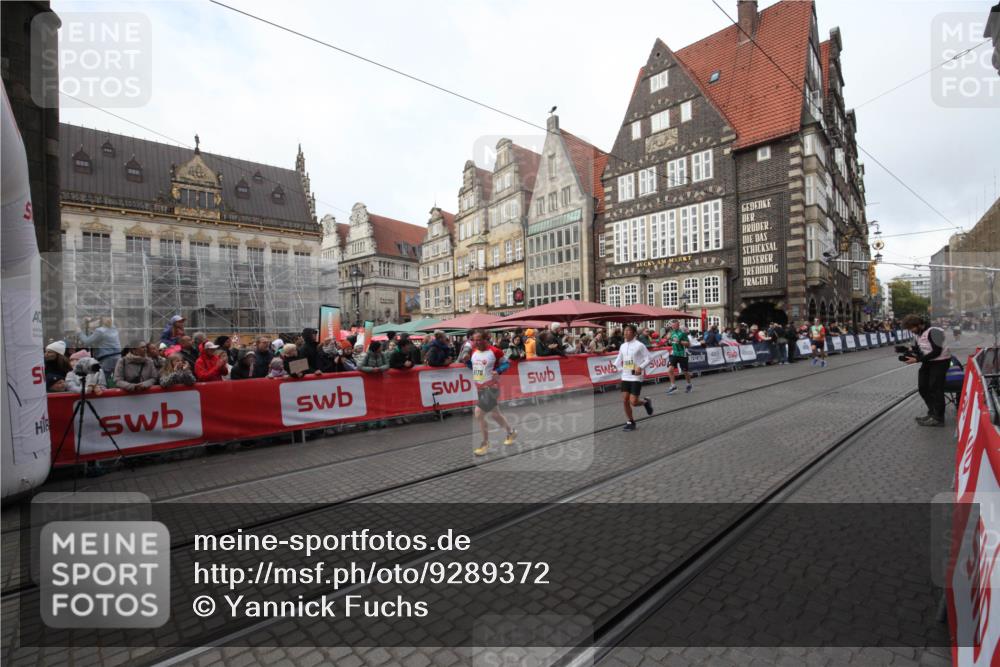 05.10.2025 - 20. swb-Marathon Bremen Yannick Fuchs http://msf.ph/oto/9289372 05.10.2025 10:44:01 Ziel 9170, 9865, 11256, 11683 meine-sportfotos.de