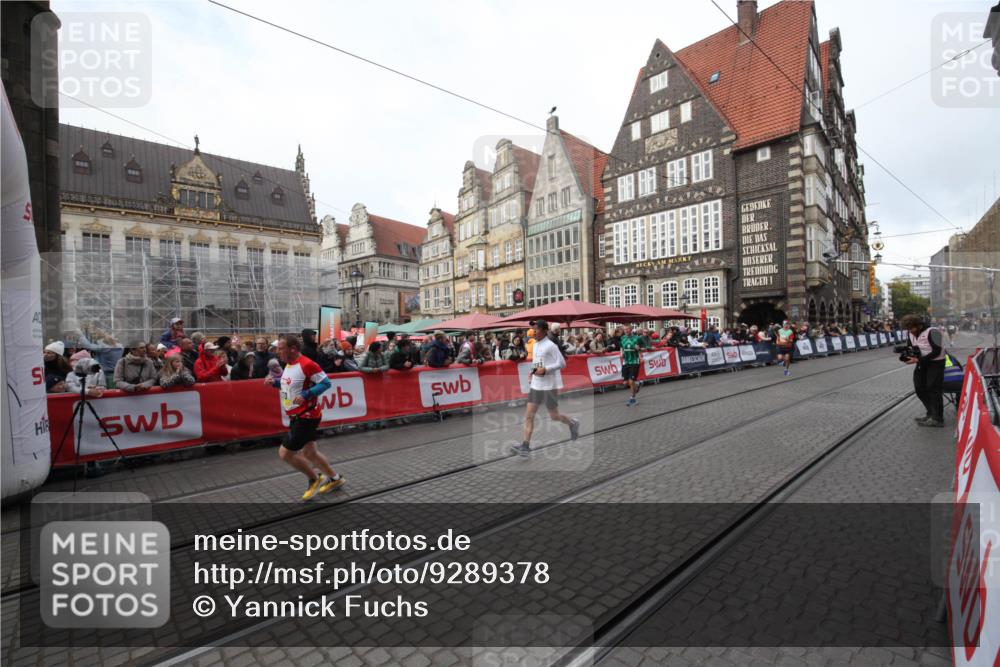 05.10.2025 - 20. swb-Marathon Bremen Yannick Fuchs http://msf.ph/oto/9289378 05.10.2025 10:44:01 Ziel 9170, 9865, 11256, 11683 meine-sportfotos.de