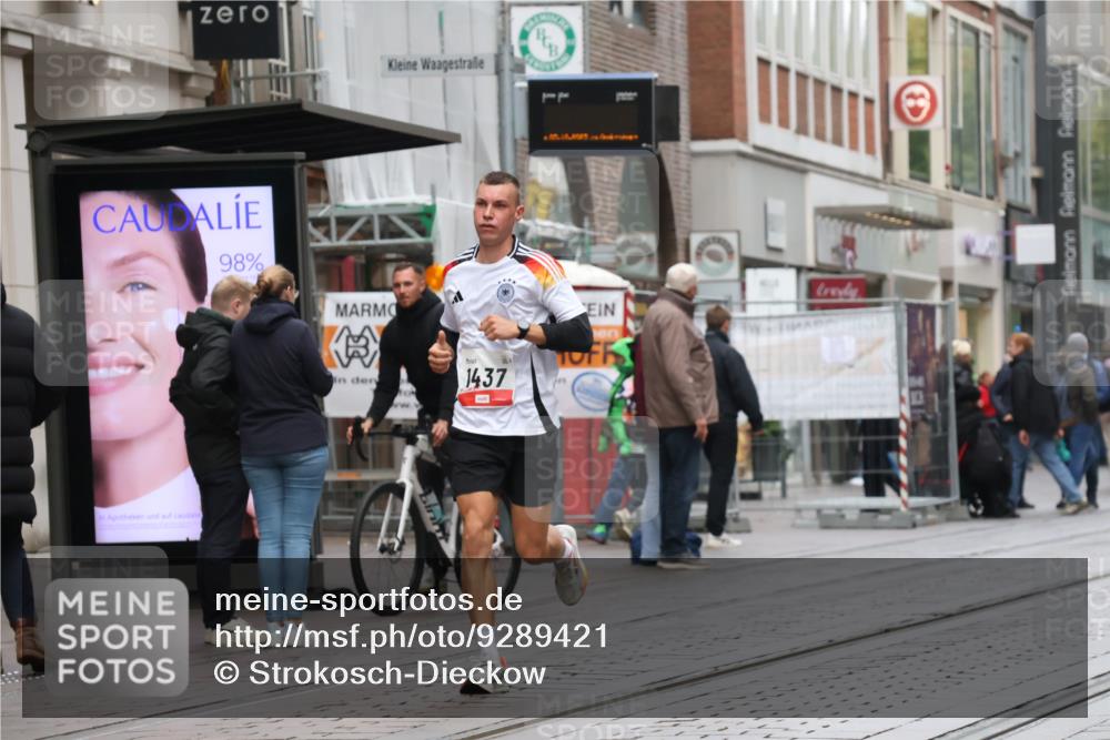 05.10.2025 - 20. swb-Marathon Bremen Strokosch-Dieckow http://msf.ph/oto/9289421 05.10.2025 12:30:32 Ziel 1437, 1437 meine-sportfotos.de