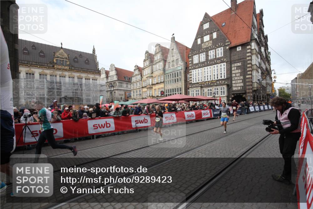 05.10.2025 - 20. swb-Marathon Bremen Yannick Fuchs http://msf.ph/oto/9289423 05.10.2025 10:44:11 Ziel 9614, 9919, 10351, 10649, 11316, 11503, 11645 meine-sportfotos.de