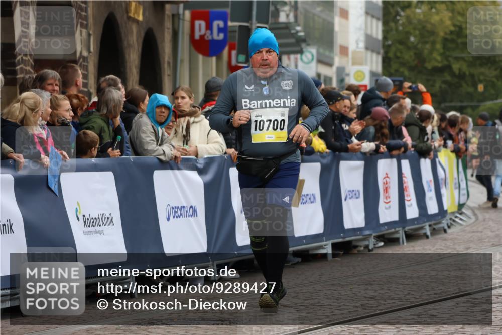 05.10.2025 - 20. swb-Marathon Bremen Strokosch-Dieckow http://msf.ph/oto/9289427 05.10.2025 11:22:16 Ziel 10700 meine-sportfotos.de