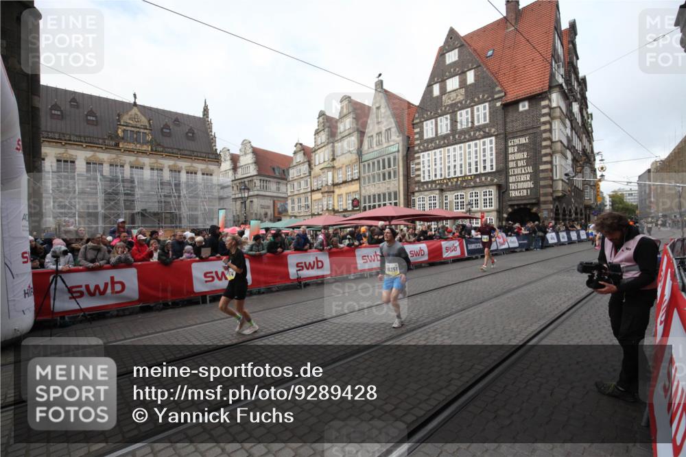 05.10.2025 - 20. swb-Marathon Bremen Yannick Fuchs http://msf.ph/oto/9289428 05.10.2025 10:44:11 Ziel 9614, 9919, 10351, 10649, 11316, 11503, 11645 meine-sportfotos.de
