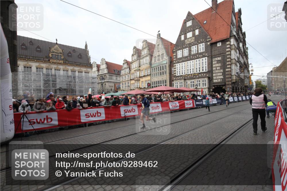05.10.2025 - 20. swb-Marathon Bremen Yannick Fuchs http://msf.ph/oto/9289462 05.10.2025 10:44:20 Ziel 10044, 10816, 11659 meine-sportfotos.de