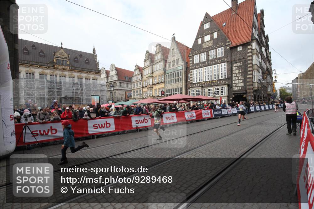 05.10.2025 - 20. swb-Marathon Bremen Yannick Fuchs http://msf.ph/oto/9289468 05.10.2025 10:44:22 Ziel 10816, 11659 meine-sportfotos.de