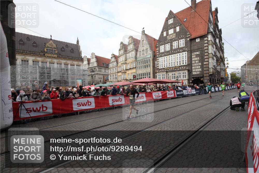 05.10.2025 - 20. swb-Marathon Bremen Yannick Fuchs http://msf.ph/oto/9289494 05.10.2025 10:44:40 Ziel 9897, 10554, 11666 meine-sportfotos.de