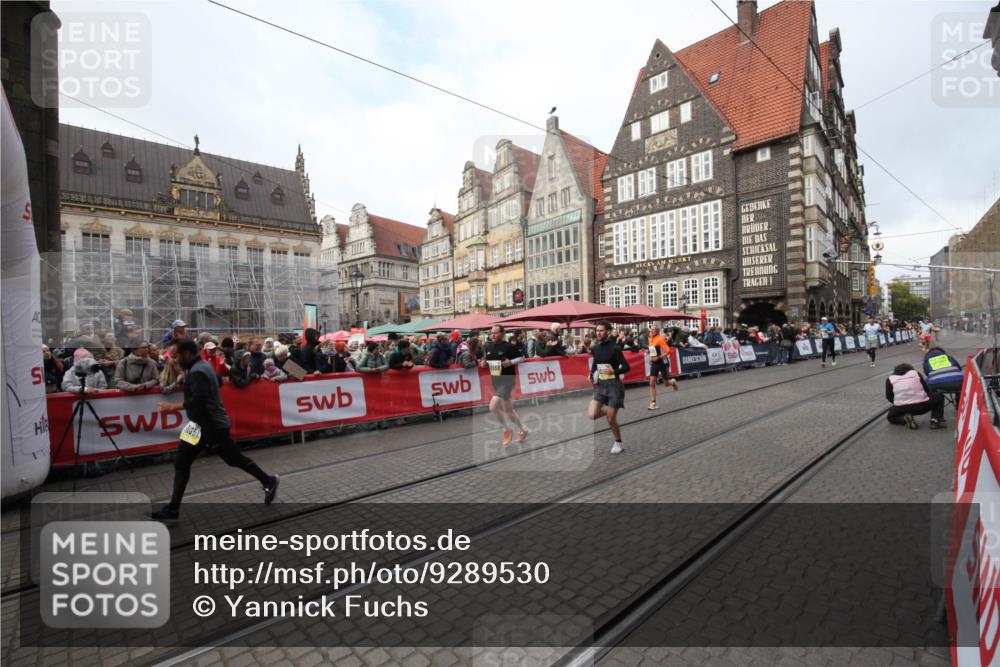 05.10.2025 - 20. swb-Marathon Bremen Yannick Fuchs http://msf.ph/oto/9289530 05.10.2025 10:45:03 Ziel 9202, 9590, 9678, 10568, 10633, 10851, 11362 meine-sportfotos.de