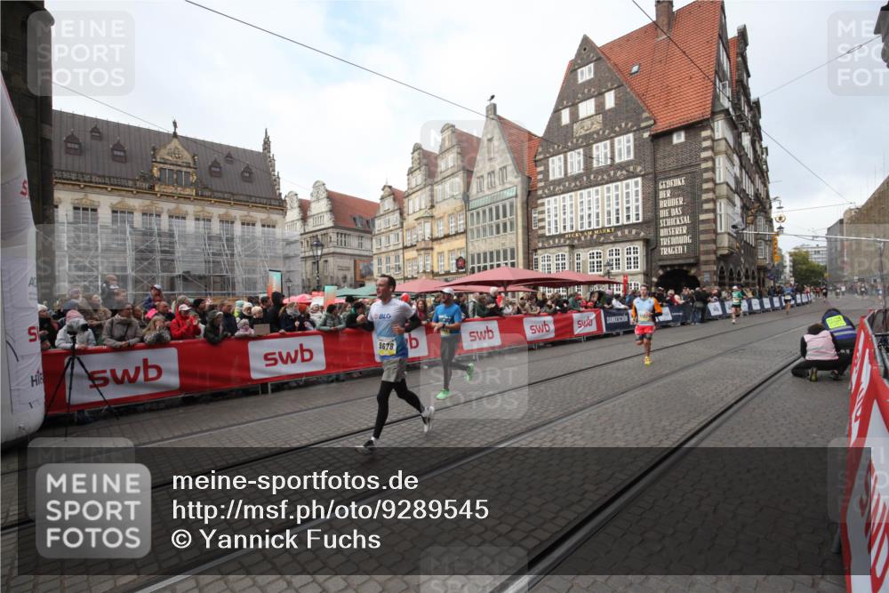 05.10.2025 - 20. swb-Marathon Bremen Yannick Fuchs http://msf.ph/oto/9289545 05.10.2025 10:45:07 Ziel 9202, 9678, 11362, 11715 meine-sportfotos.de