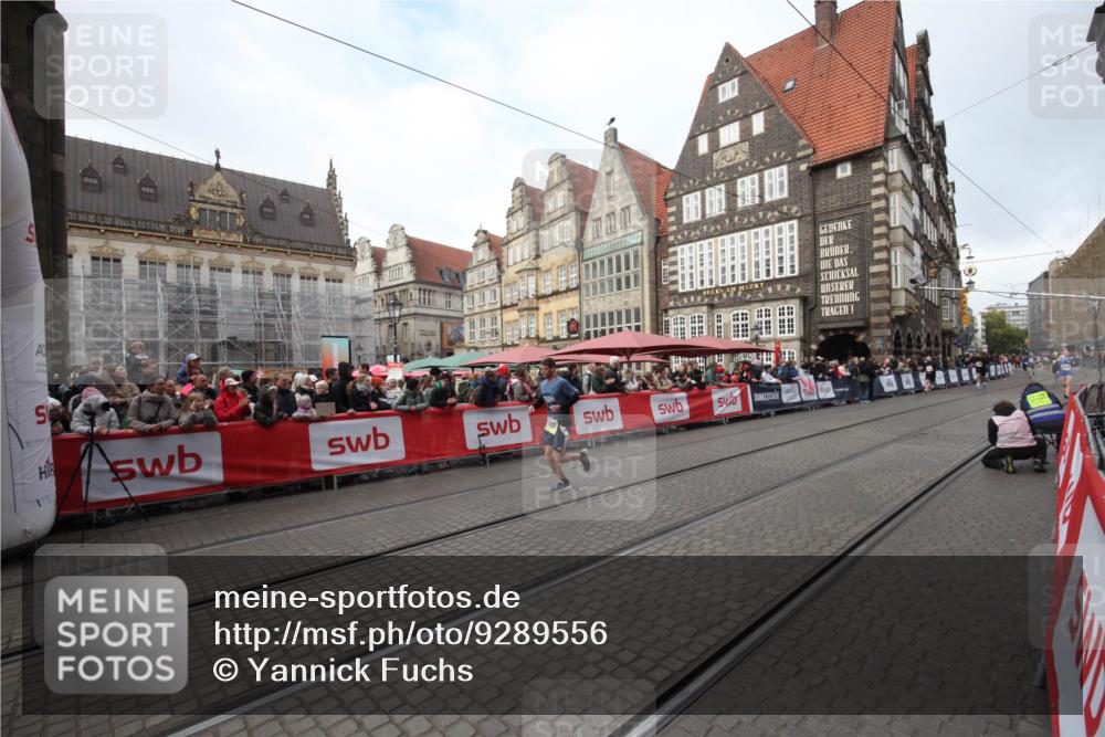 05.10.2025 - 20. swb-Marathon Bremen Yannick Fuchs http://msf.ph/oto/9289556 05.10.2025 10:45:13 Ziel 10091, 10822 meine-sportfotos.de