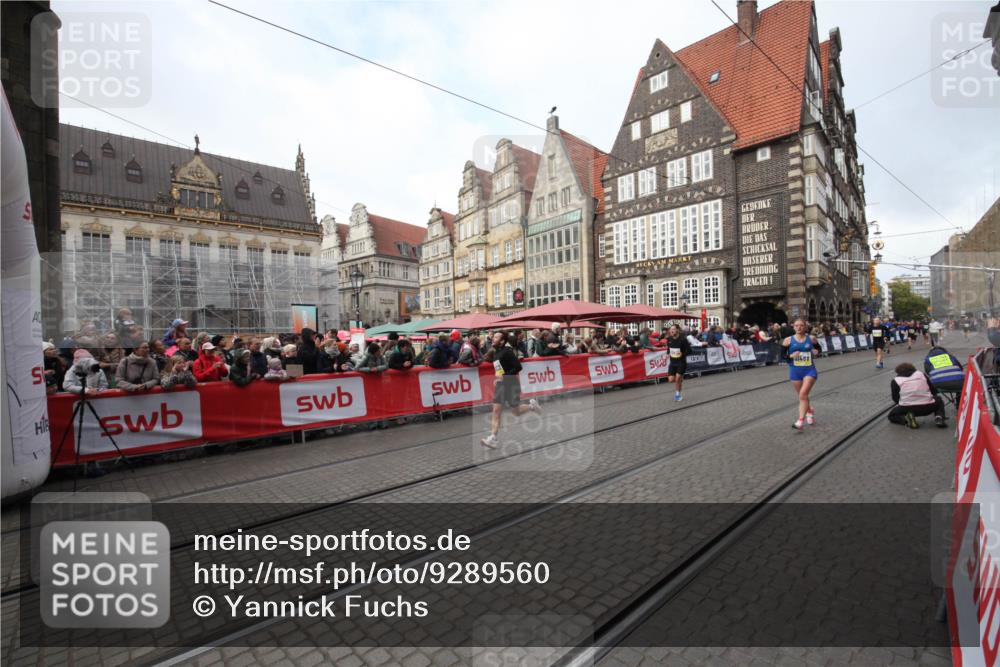 05.10.2025 - 20. swb-Marathon Bremen Yannick Fuchs http://msf.ph/oto/9289560 05.10.2025 10:45:18 Ziel 9290, 10431, 10822, 10898, 11488 meine-sportfotos.de