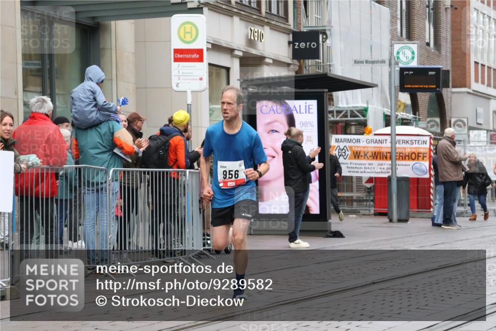 05.10.2025 - 20. swb-Marathon Bremen Strokosch-Dieckow http://msf.ph/oto/9289582 05.10.2025 12:31:26 Ziel 956, 1771, 956, 1771 meine-sportfotos.de