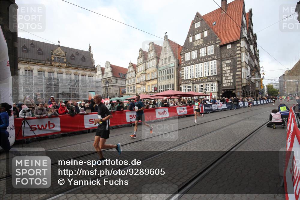 05.10.2025 - 20. swb-Marathon Bremen Yannick Fuchs http://msf.ph/oto/9289605 05.10.2025 10:45:29 Ziel 9396, 9885, 10447, 11346, 11403, 11585 meine-sportfotos.de