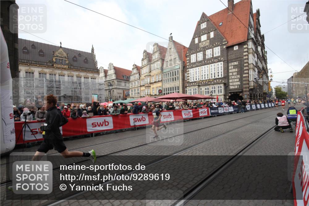 05.10.2025 - 20. swb-Marathon Bremen Yannick Fuchs http://msf.ph/oto/9289619 05.10.2025 10:45:33 Ziel 11403, 11585 meine-sportfotos.de
