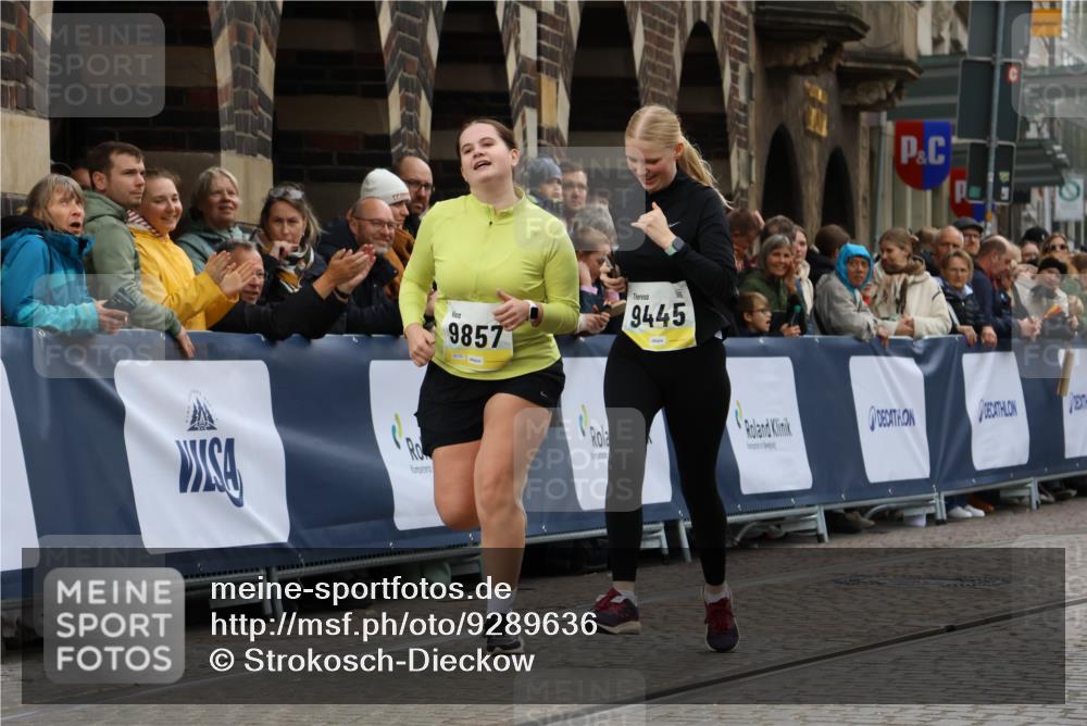 05.10.2025 - 20. swb-Marathon Bremen Strokosch-Dieckow http://msf.ph/oto/9289636 05.10.2025 11:22:43 Ziel 9445, 9857 meine-sportfotos.de