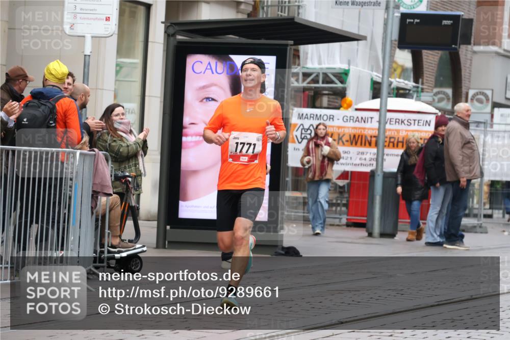 05.10.2025 - 20. swb-Marathon Bremen Strokosch-Dieckow http://msf.ph/oto/9289661 05.10.2025 12:31:29 Ziel 956, 1771, 956, 1771 meine-sportfotos.de