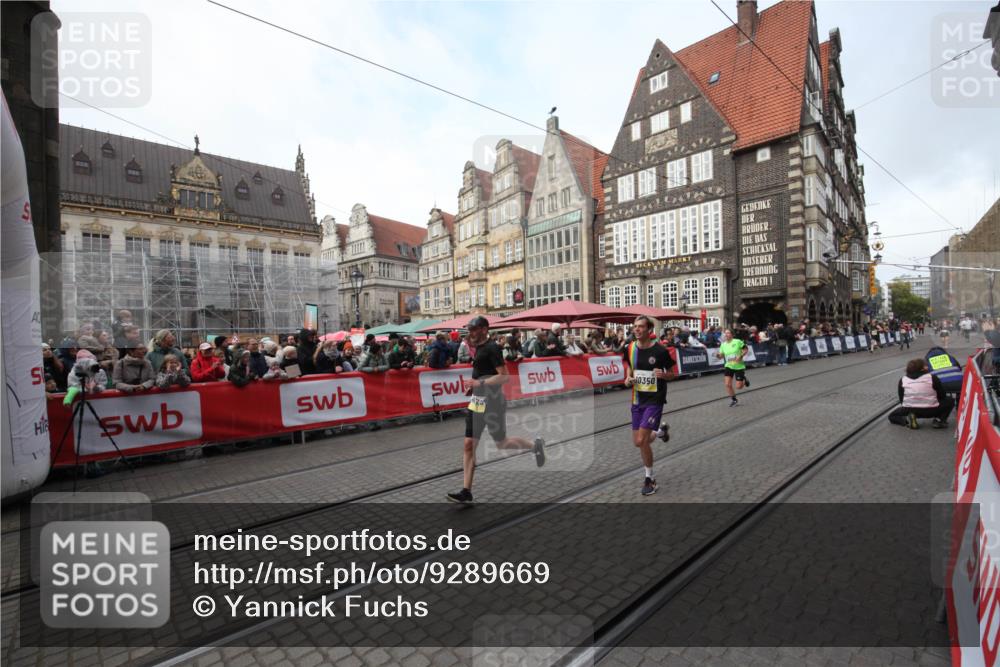 05.10.2025 - 20. swb-Marathon Bremen Yannick Fuchs http://msf.ph/oto/9289669 05.10.2025 10:45:52 Ziel 9960, 10350, 10823 meine-sportfotos.de