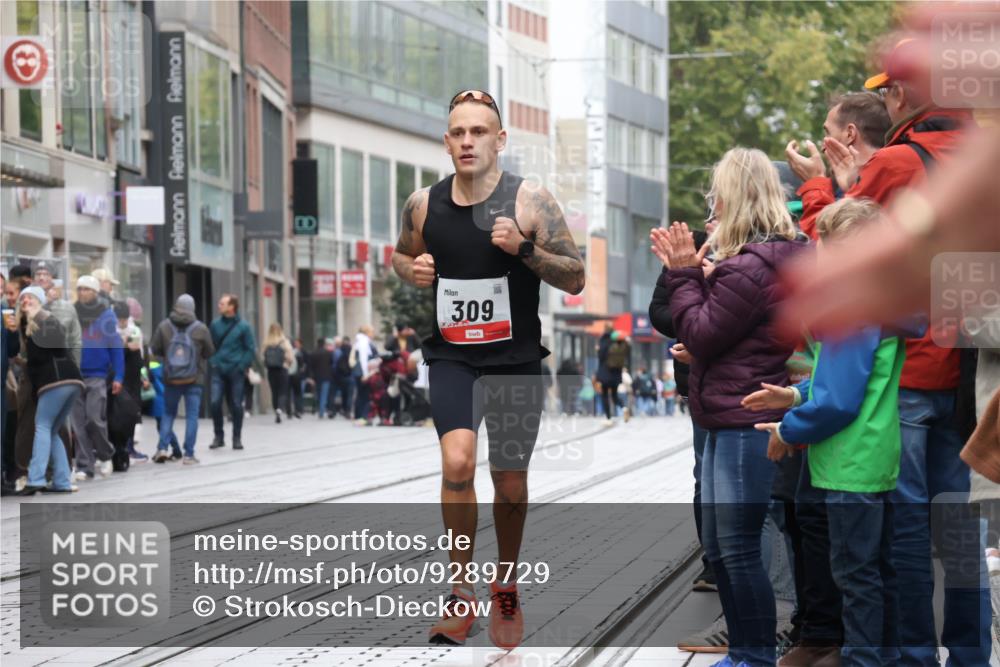 05.10.2025 - 20. swb-Marathon Bremen Strokosch-Dieckow http://msf.ph/oto/9289729 05.10.2025 12:32:18 Ziel 309, 309 meine-sportfotos.de