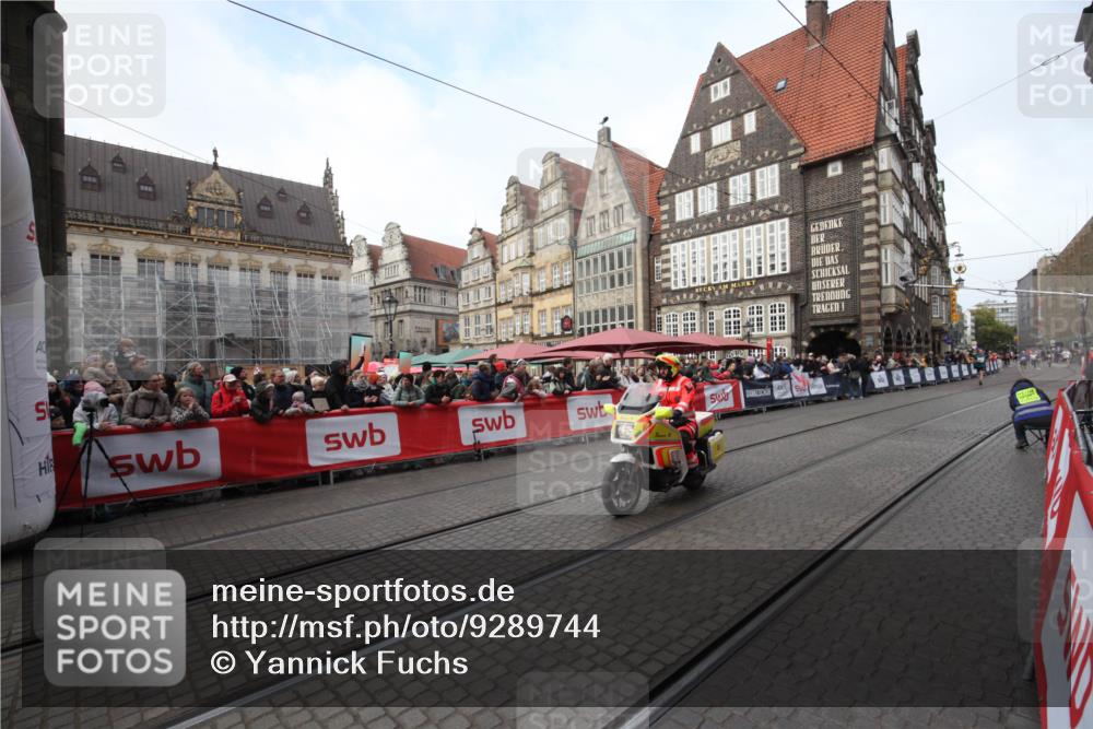 05.10.2025 - 20. swb-Marathon Bremen Yannick Fuchs http://msf.ph/oto/9289744 05.10.2025 10:46:28 Ziel  meine-sportfotos.de