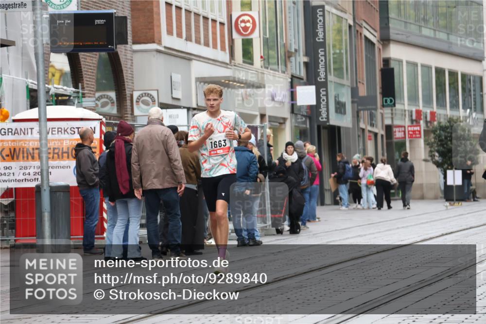 05.10.2025 - 20. swb-Marathon Bremen Strokosch-Dieckow http://msf.ph/oto/9289840 05.10.2025 12:33:47 Ziel 888, 1663, 888, 1663 meine-sportfotos.de