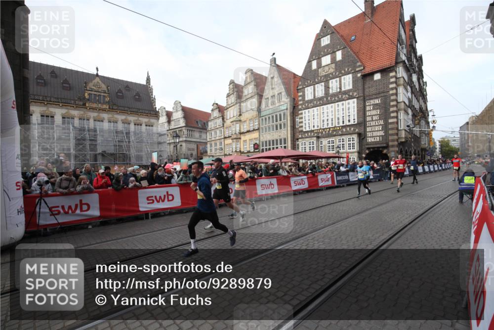 05.10.2025 - 20. swb-Marathon Bremen Yannick Fuchs http://msf.ph/oto/9289879 05.10.2025 10:47:29 Ziel 9244, 9428, 10319, 10637, 10667, 10951, 11498, 11705, 11742 meine-sportfotos.de