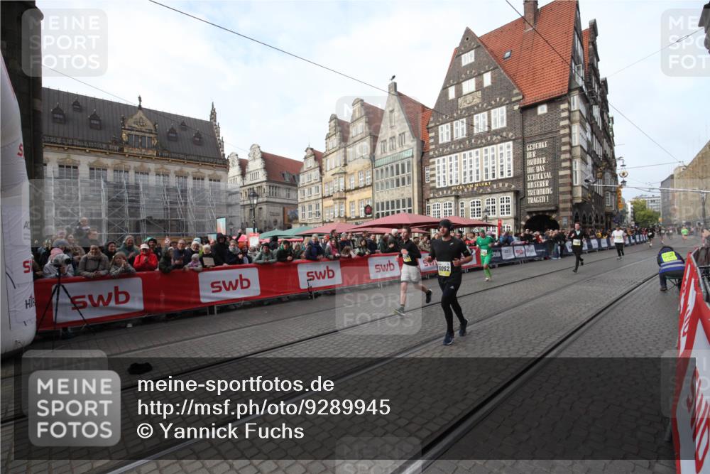 05.10.2025 - 20. swb-Marathon Bremen Yannick Fuchs http://msf.ph/oto/9289945 05.10.2025 10:47:50 Ziel 10062, 10382, 10601, 10929, 11244 meine-sportfotos.de