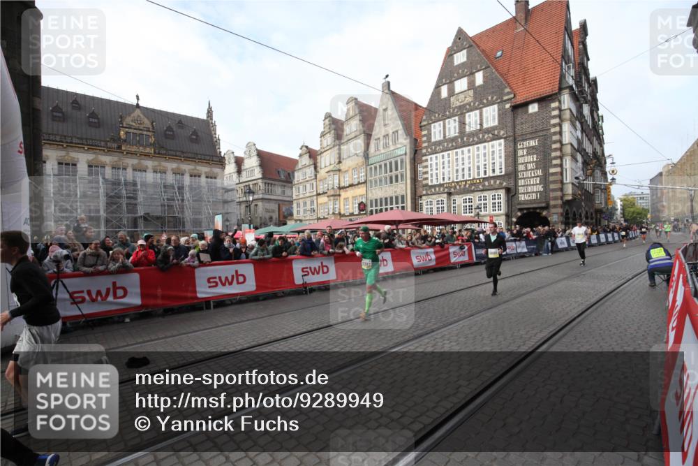 05.10.2025 - 20. swb-Marathon Bremen Yannick Fuchs http://msf.ph/oto/9289949 05.10.2025 10:47:51 Ziel 10062, 10382, 10601, 10929, 11244 meine-sportfotos.de