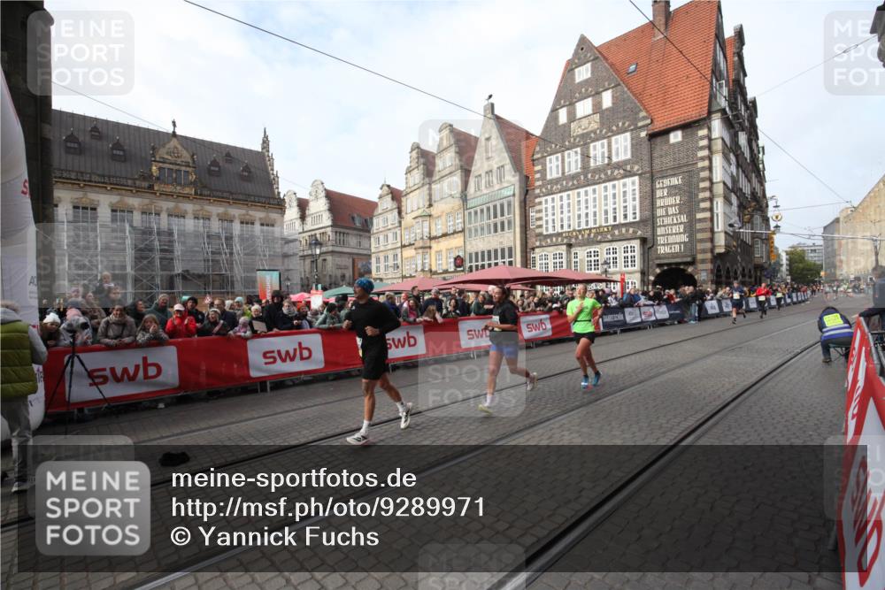 05.10.2025 - 20. swb-Marathon Bremen Yannick Fuchs http://msf.ph/oto/9289971 05.10.2025 10:48:00 Ziel 9929, 10089, 10266, 11187, 11628 meine-sportfotos.de