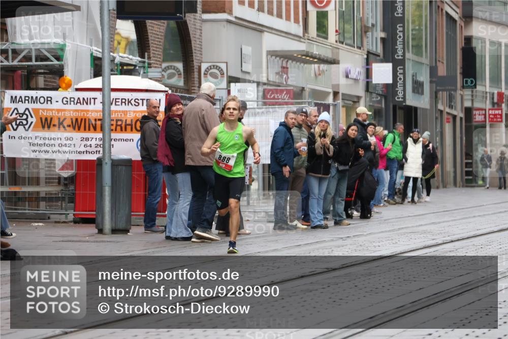 05.10.2025 - 20. swb-Marathon Bremen Strokosch-Dieckow http://msf.ph/oto/9289990 05.10.2025 12:34:03 Ziel 888, 1663, 888, 1663 meine-sportfotos.de